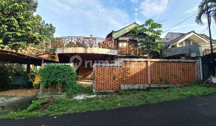 A Large, Strategic, and Spacious House in the Bogor Area A Large, Strategic, and Spacious House in the Bogor Area