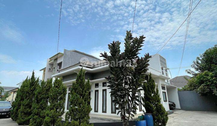 Dijual Rumah 2 Lantai Didalam Perumahan Di Hoek  1