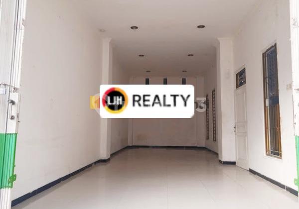 Shop house in Majapahit, Semarang 1