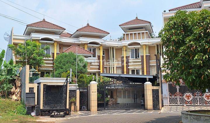 Dijual Rumah Mewah di Perumahan Raffles Hills 1