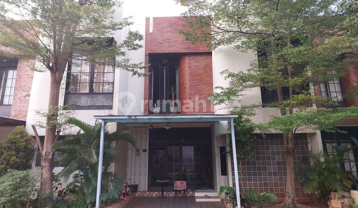 Rumah Cantik di Cluster Akasha Jagakarsa