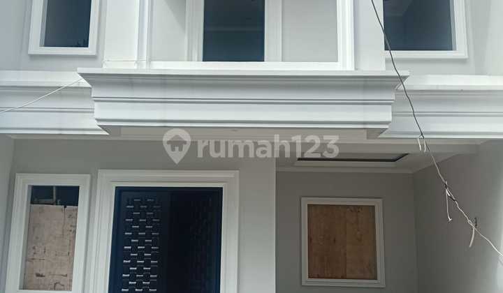 Quick Sale Beautiful Minimalist 2-Story House Ready to Occupied in Ciganjur 2