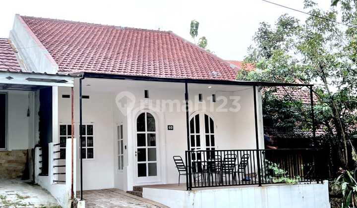 Minimalist Cozy and Comfortable House in Sentul Hill