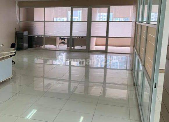 Ruang Usaha The East Mega Kuningan, Full Furnished, Middle Floor 2