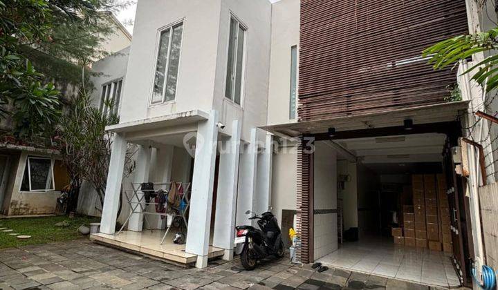 Rumah Mewah Sangat Dekat Ke Scbd Sudirman, Lingkungan Nyaman 1