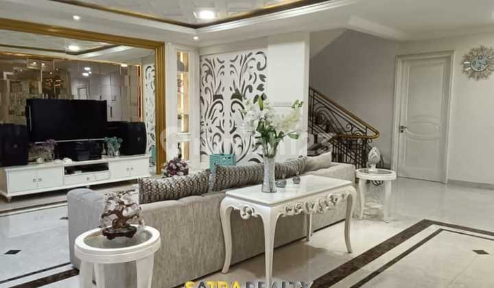 Golf Lake Residence, Rumah Modern Terawat, Muat Parkir 4 Mobil 2