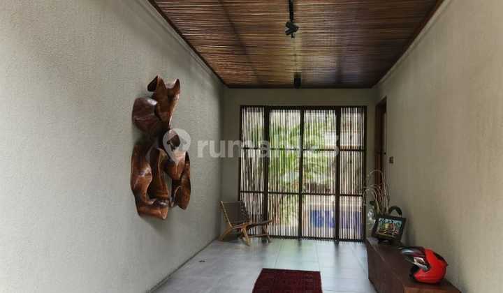 LUXURY HOUSE IN SOUTH BINTARO JAKARTA SPACIOUS PARKING WITH SWIMMING POOL 2