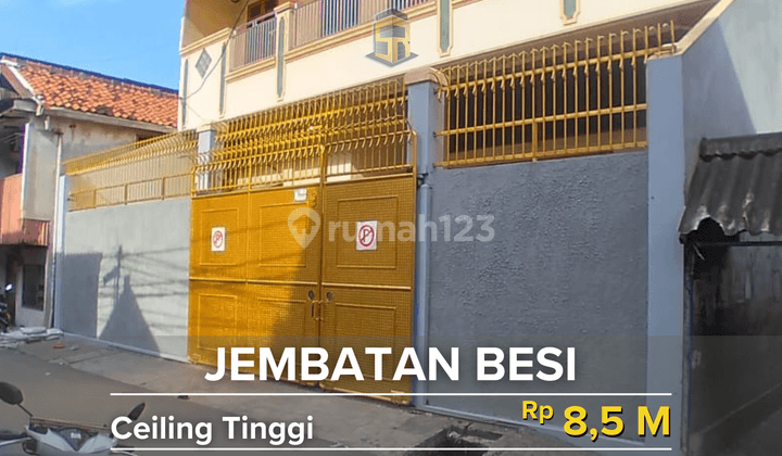 Rumah Jembatan Besi Ceiling Tinggi Dan Tersedia Gudang 1