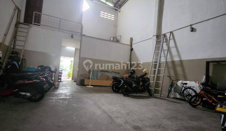 Ruko Kantor Memiliki Gudang Besar Dekat Kota Tua Daerah Pusat Komersil 2