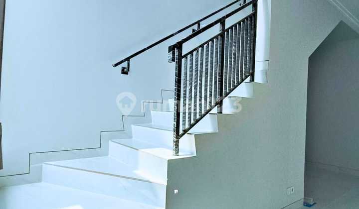 RUMAH DI PIK 2 BRAND NEW SIAP HUNI 2