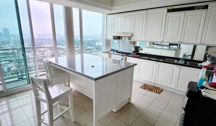 Apartemen Four Seasons Residences 2 Lantai, Private Lift 1