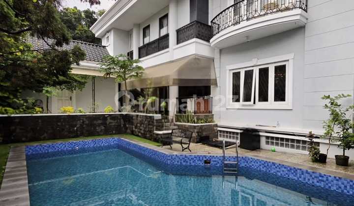 rumah hook 9 kamar tidur, lantai full marmer, legalitas clear