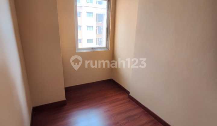 APARTEMEN CITY RESORT RESIDENCE LANTAI FULL VINYL TINGGAL BAWA KOPER AJA