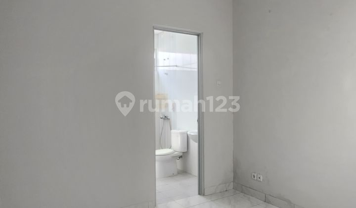 House Near Gading Serpong Culinary Center in Milano Village with Down Payment