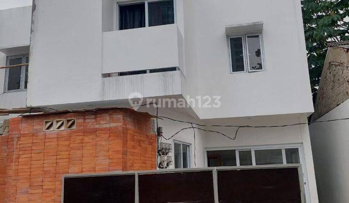 Rumah Kost Siap Huni Potensi Income Ratusan Juta di Cilenggang Serpong dp  1