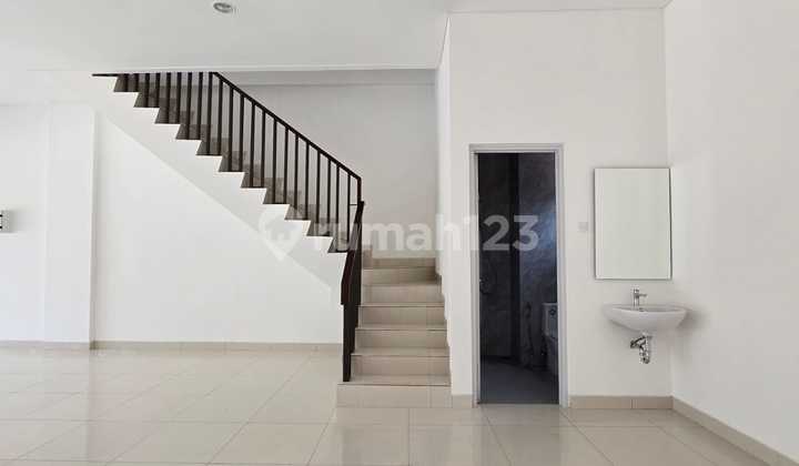 For Sale: Shop House (Ruko) Hook Facing Boulevard Road in Ruko Greenwich BSD, Down Payment Available 2