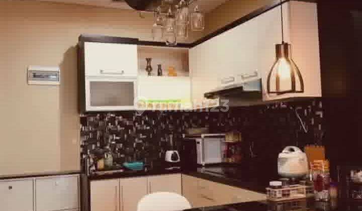 Apartement Brooklyn Soho 2 BR Semi Furnished Bagus dp  1