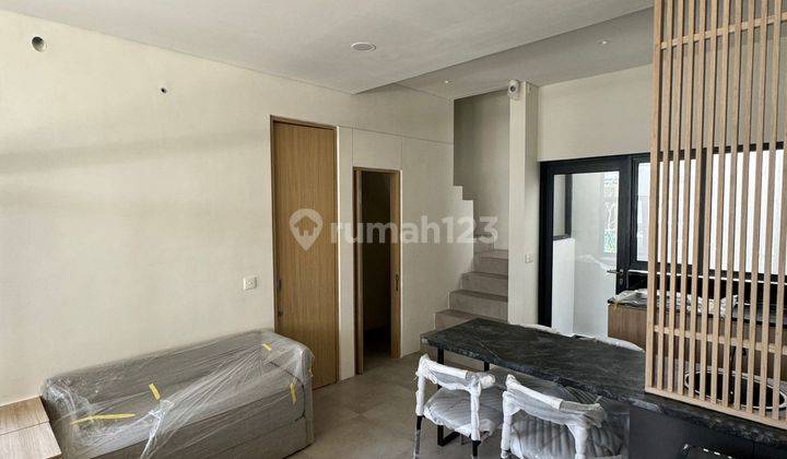 Rumah Kontrakan 2 Lantai Bagus Furnished di Bsd City, Tangerang dp  1