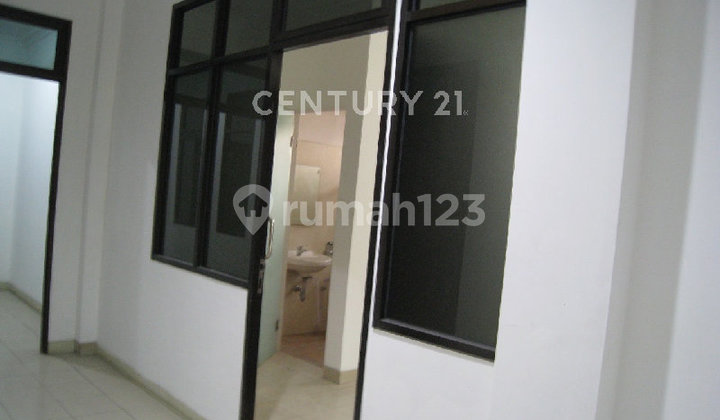 Attached Shophouse in Utan Kayu suitable for Office or Business. 2