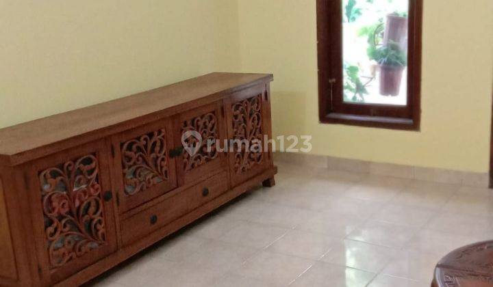 Rumah Bagus 2 Lantai Furnished Rapi Siap Huni di Pasar Rebo 4