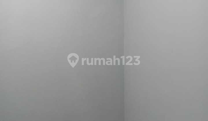 Rumah Bagus 2 Lantai Furnished Rapi Siap Huni di Pasar Rebo 7