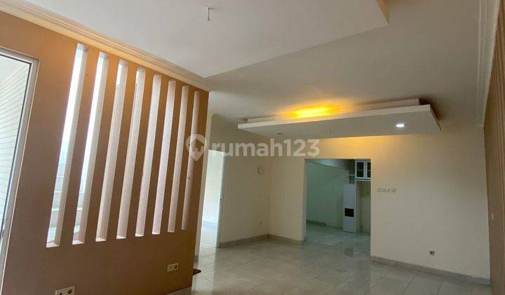 Rumah Bagus 2 Lantai Cozy Siap Huni Rapi 2