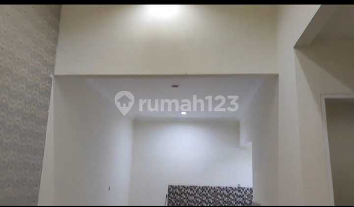 Rumah Murah Bagus Siap Huni Rapi Sudah Renovasi di Legenda Wisata 2