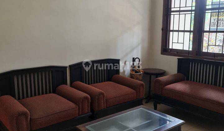 Rumah Bagus 2 Lantai Rapi Furnished di Kota Wisata 1