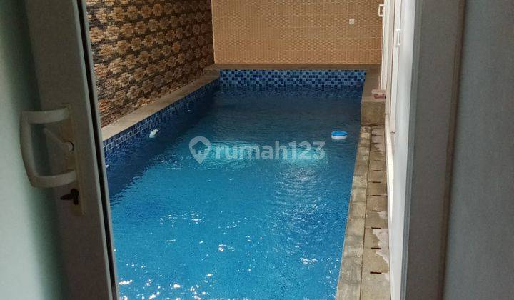 Rumah Bagus Cozy Siap Huni Swimming Pool di Kota Wisata 1