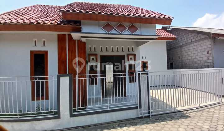 RUMAH SIAP HUNI SLEMAN DEKAT KAMPUS RINGROAD UTARA AKSES TOLL 2