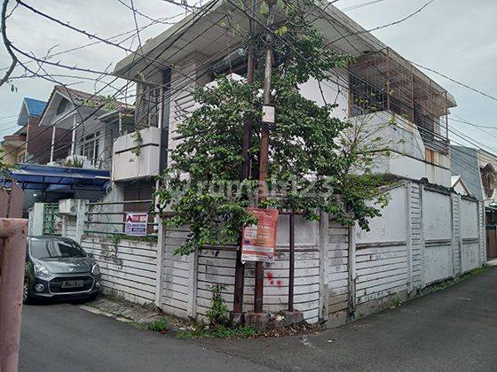 Rumah Hoek 2 Lantai Tanah 179 M2 1