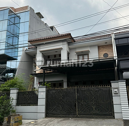Dijual Rumah Modern 2 LT di Rawabangun