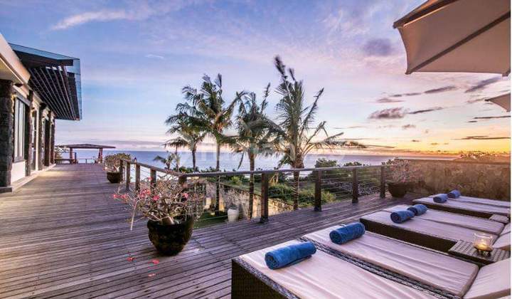 Villa Eksklusif di Tebing dengan Pemandangan Samudra