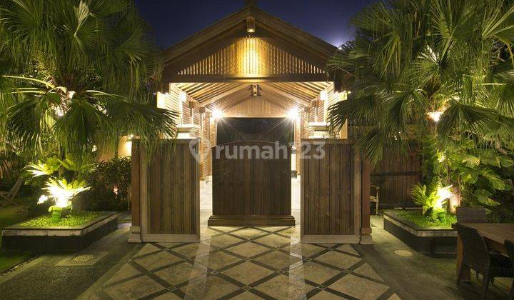 Luxurious River View Villa In Denpasar Timur 2