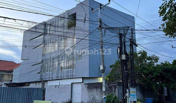 Three story Office Building And Warehouse In Teukumar, Denpasar 1