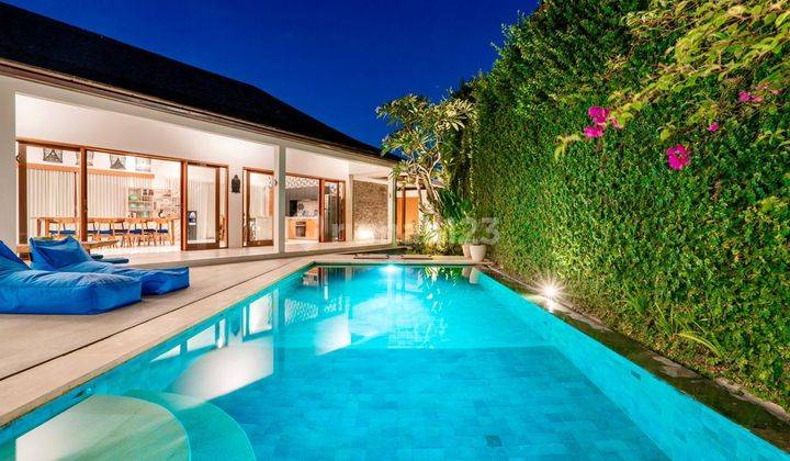 Modern Luxury Villa for Sale in Prime Canggu/Batu Bolong Location 1