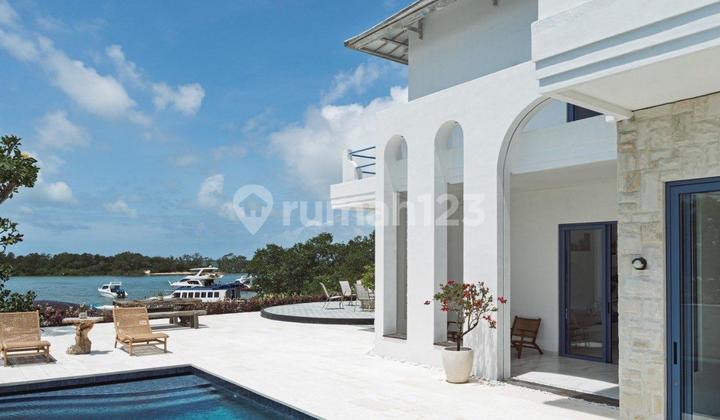 Villa Mewah di Pinggir Pantai dengan Pemandangan Matahari Terbenam – Benoa, Nusa Dua, Bali Villa Mewah di Pinggir Pantai dengan Pemandangan Matahari Terbenam – Benoa, Nusa Dua, Bali