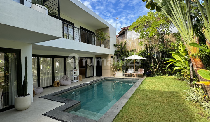 Vila 3 Kamar Tidur Terlengkap dan Siap Huni untuk Dijual di Legian, Bali dengan Potensi Penghasilan Vila 3 Kamar Tidur Terlengkap dan Siap Huni untuk Dijual di Legian, Bali dengan Potensi Penghasilan