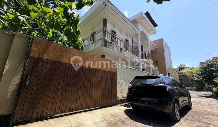 For Sale | Semi Furnished 3-Bedroom Western-Style House Near Melasti Beach