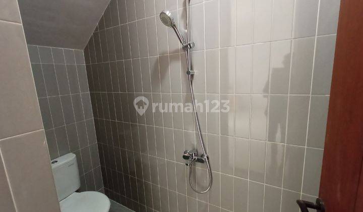 Jual rumah strategis 2 lantai harga murah cokta cibinong 5