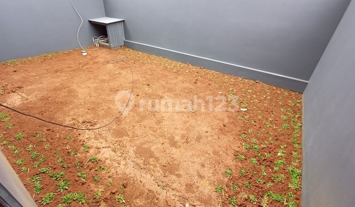 Jual rumah lokasi stragegis cibinong kita bogor 2 Lantai SHM 11