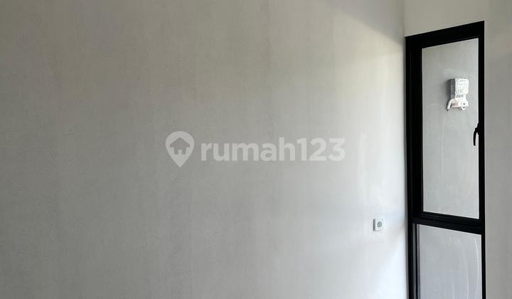 Viral House Takeover