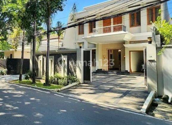 Rumah Menteng Area Premium Bangunan Modern Mewah Siap Huni 1