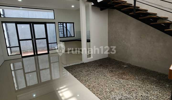 Rumah Setraduta Shm, 2 Lantai 2