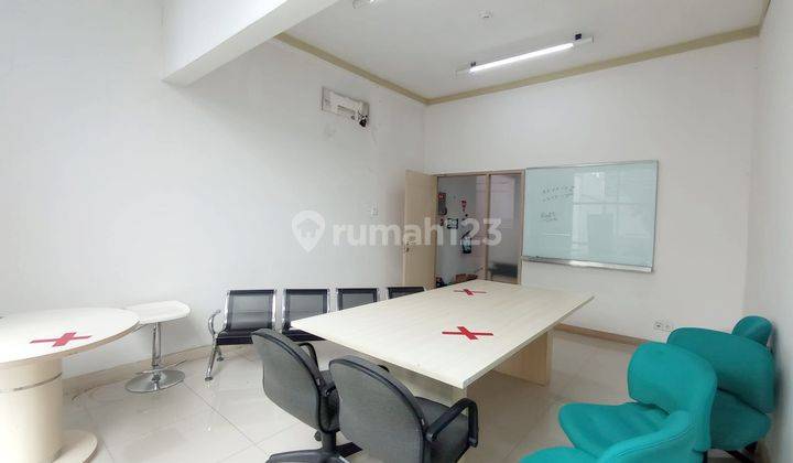 Ruang Usaha Sayap Asia Afrika ,lebar Muka 19 Meter