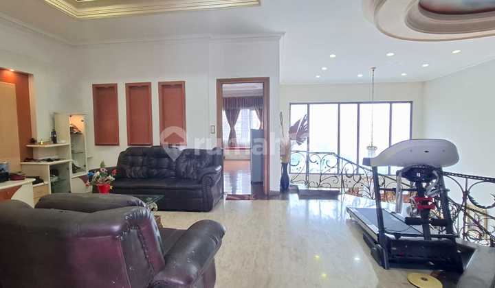 Mekar Wangi Spacious Street House, Suitable for Business