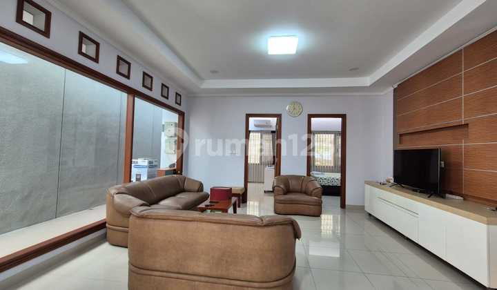 Rumah 1 Lantai SHM di Singgasana Pradana