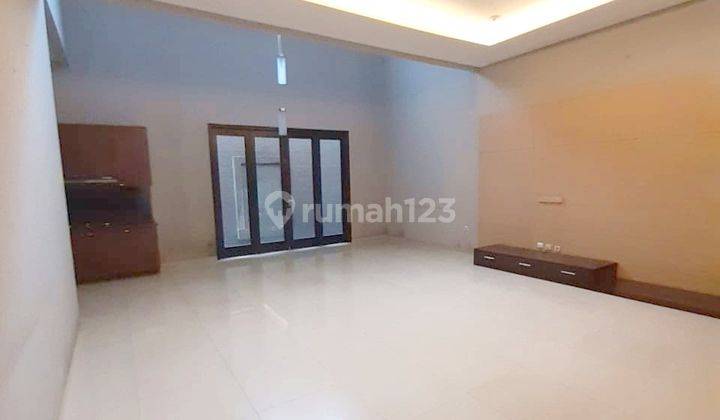 Rumah Minimalis di Cluster Favorite Singgasana Pradana 1