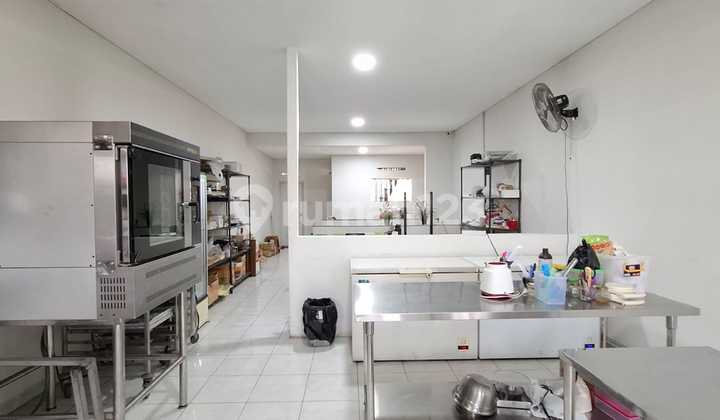 Ruko Mainroad Mekar Wangi, Lokasi Bagus