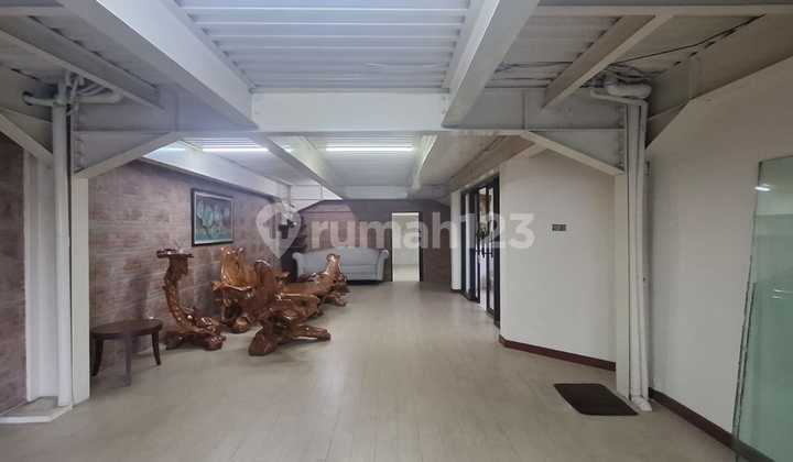 Ruang Usaha di Mainroad Dago, Lokasi Strategis